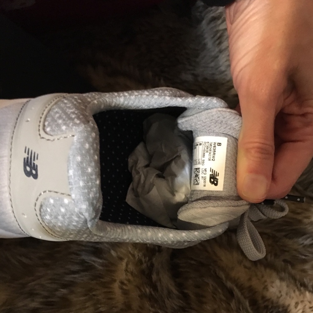 🎈SOLD🎈Silver/Mink Cozy NWT New Balance Women's - Picture 5 of 8